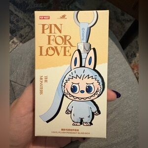 Labubu Pin For Love (D)
